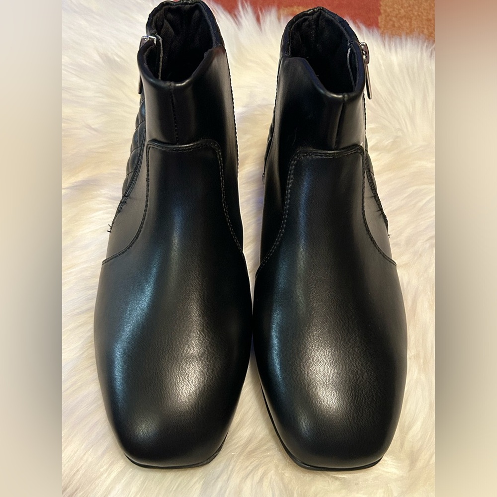 Comfortview Ceil Quilted Ankle Booties - Picture 15 of 16